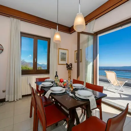 Solcio Sleeps 7 Air Con Villa