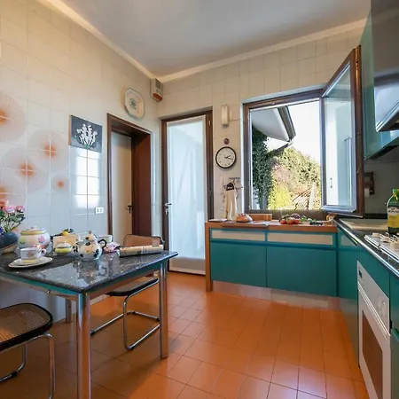 Solcio Sleeps 7 Air Con Villa