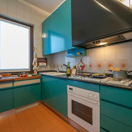 Solcio Sleeps 7 Air Con Villa
