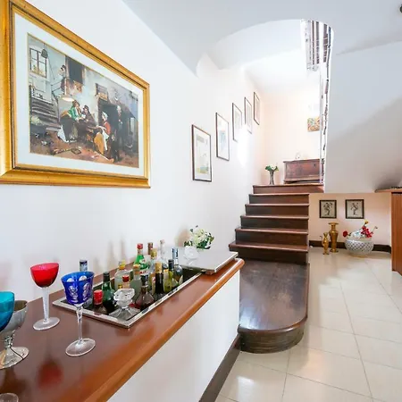 Solcio Sleeps 7 Air Con Villa
