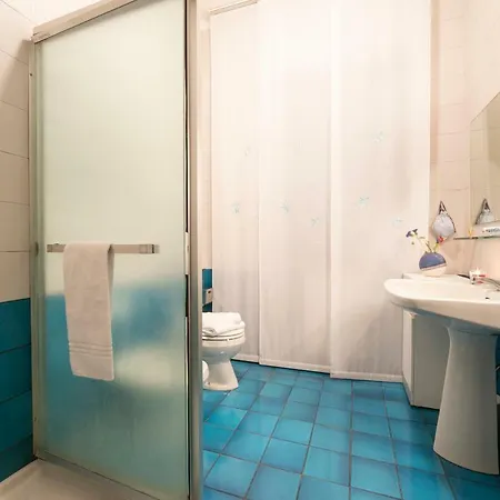 Villa Solcio Sleeps 7 Air Con *