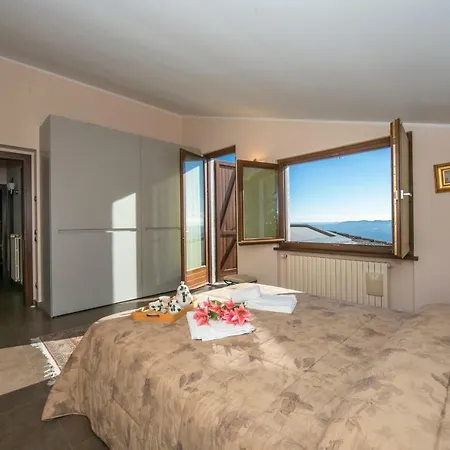 Solcio Sleeps 7 Air Con
