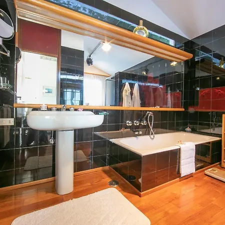 Solcio Sleeps 7 Air Con Villa Massino Visconti